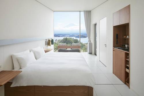 All rooms have views out over Kawaguchi Lake and Mt Fuji