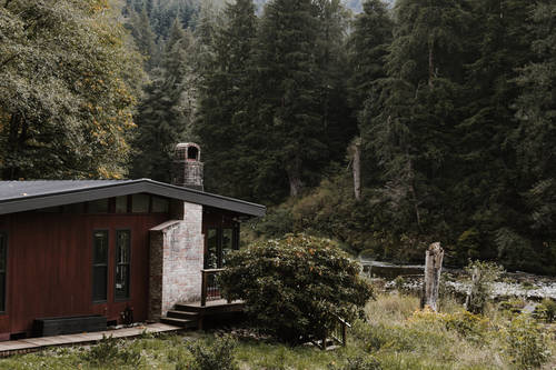 Exterior of the cabin