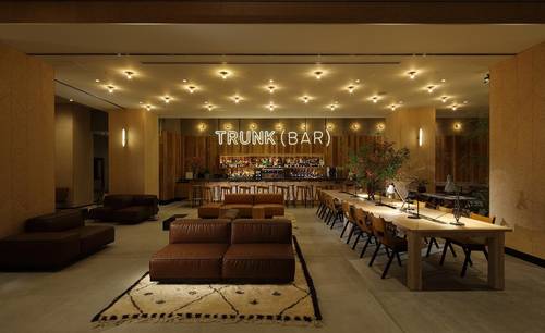 The bar and lounge at Trunk