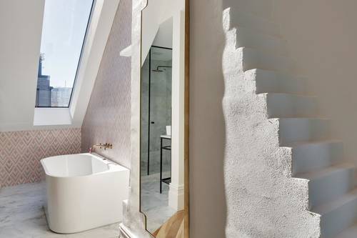 Amazing little bathroom in one of the rooms